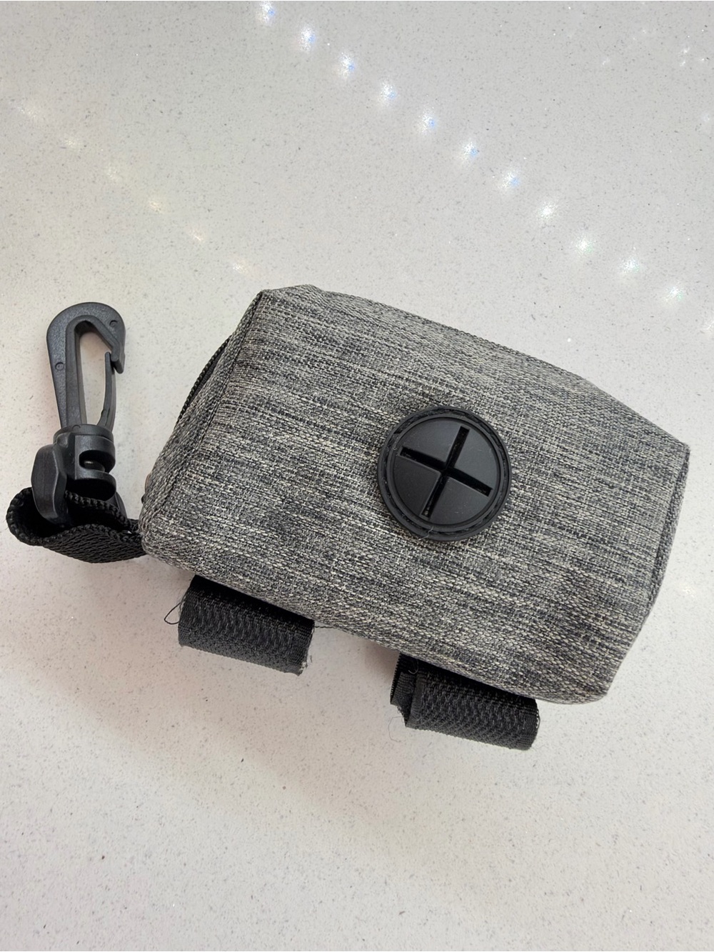 Dog bag pouch dispenser new without tags